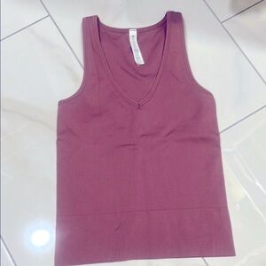Athleta ribbed tank - xs. Muted burgundy color